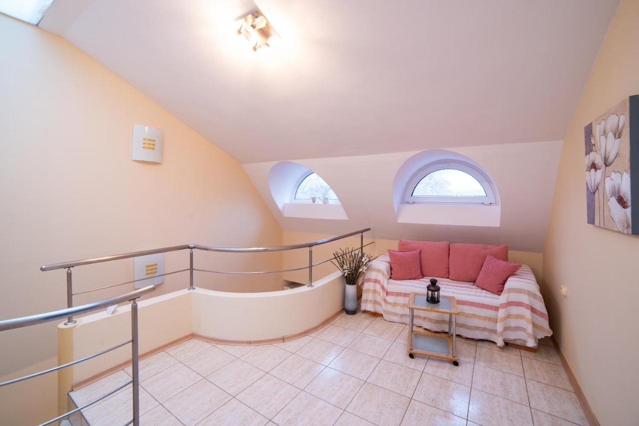 Maisonette Picadilly Varna Exterior foto